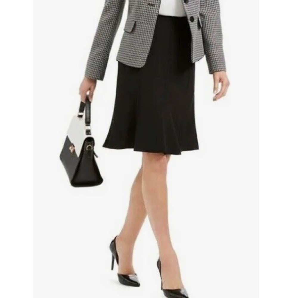 Le Suit Petite Black A-Line Skirt